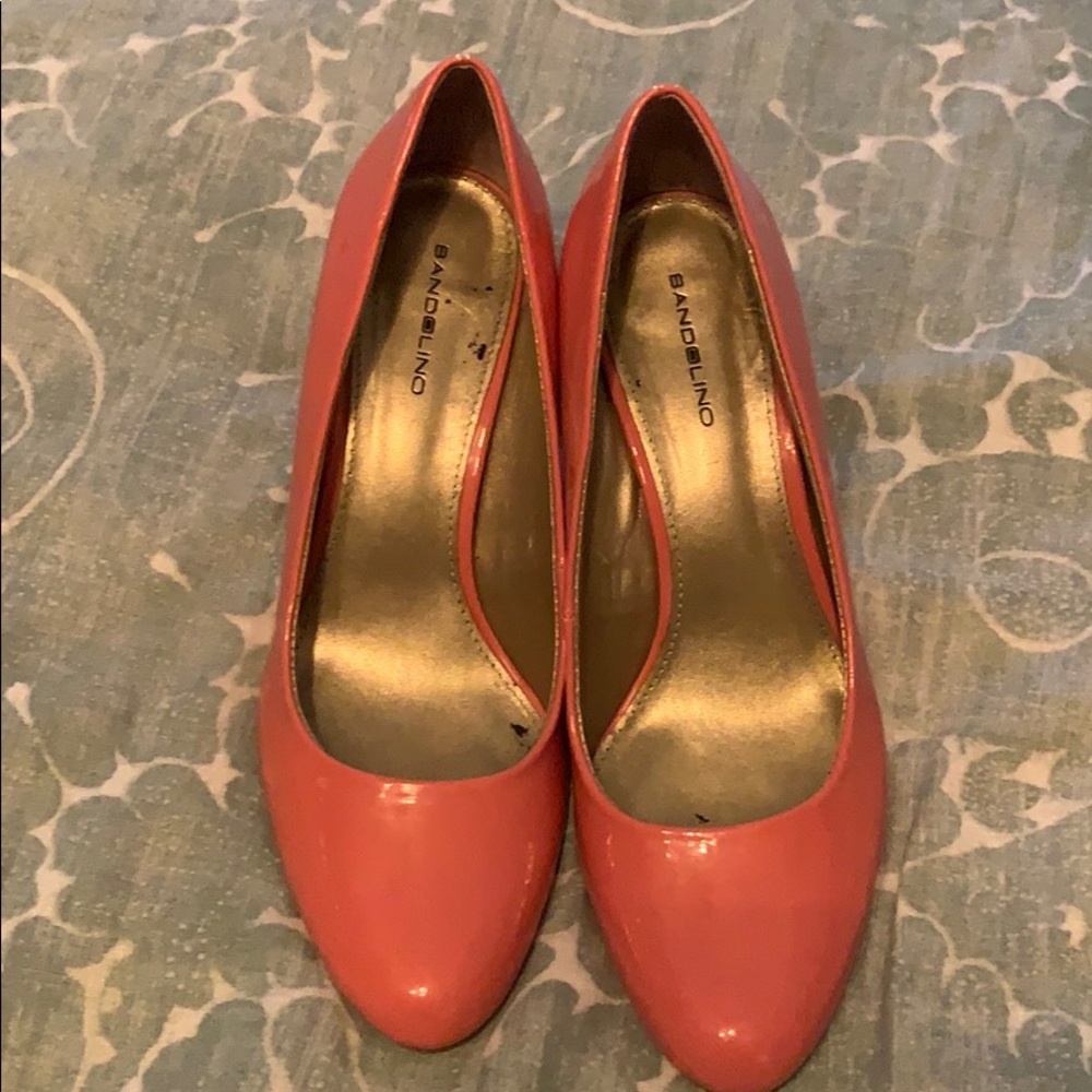 Bandolino peach heels